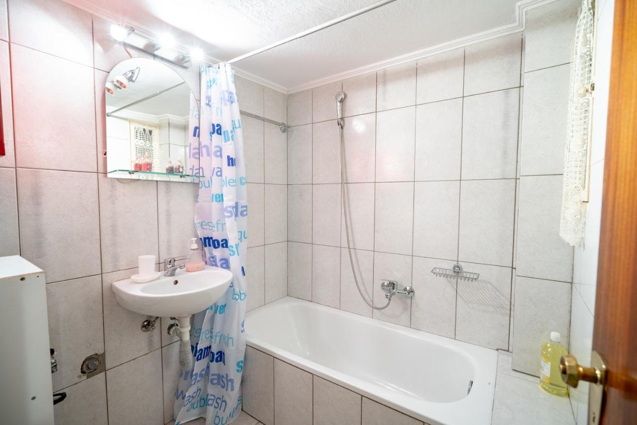 Ampelokipi Metro St. 2 Bedrooms 6 Pers. Apartment Atene Esterno foto